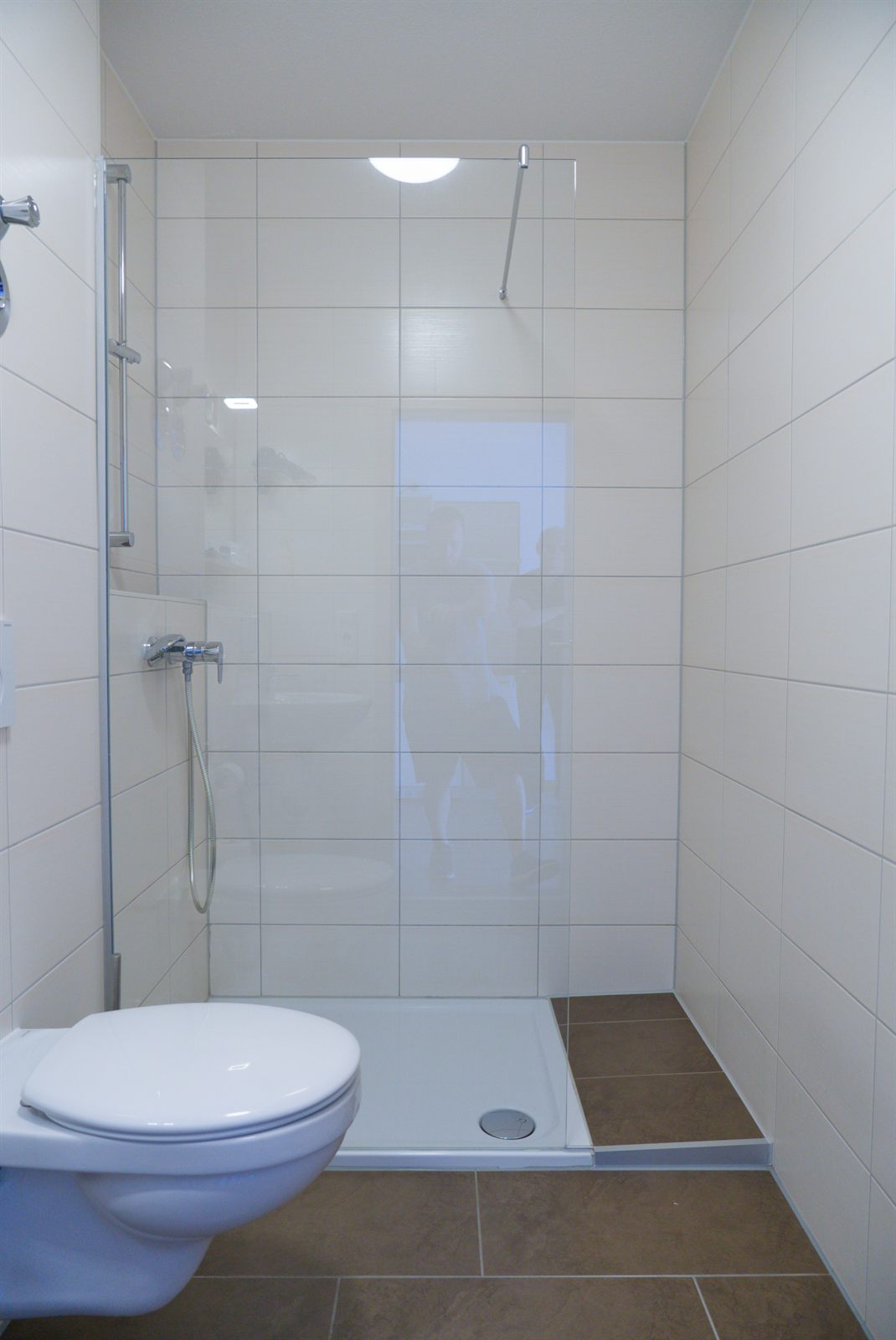 Doppelzimmer – Bad mit Dusche und WC